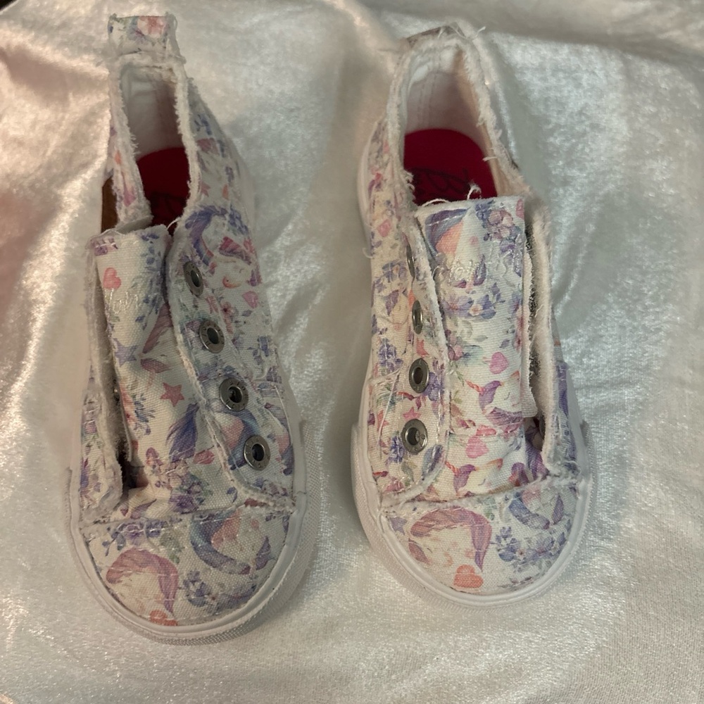 Girls Blowfish Malibu Kids Rainbow Unicorn Slip On Shoes Toddler 7 New/w box